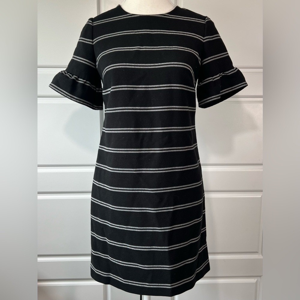 LOFT Ann Taylor Petite Black White Stripe Short Sleeve Shift Dress‎ 00P
